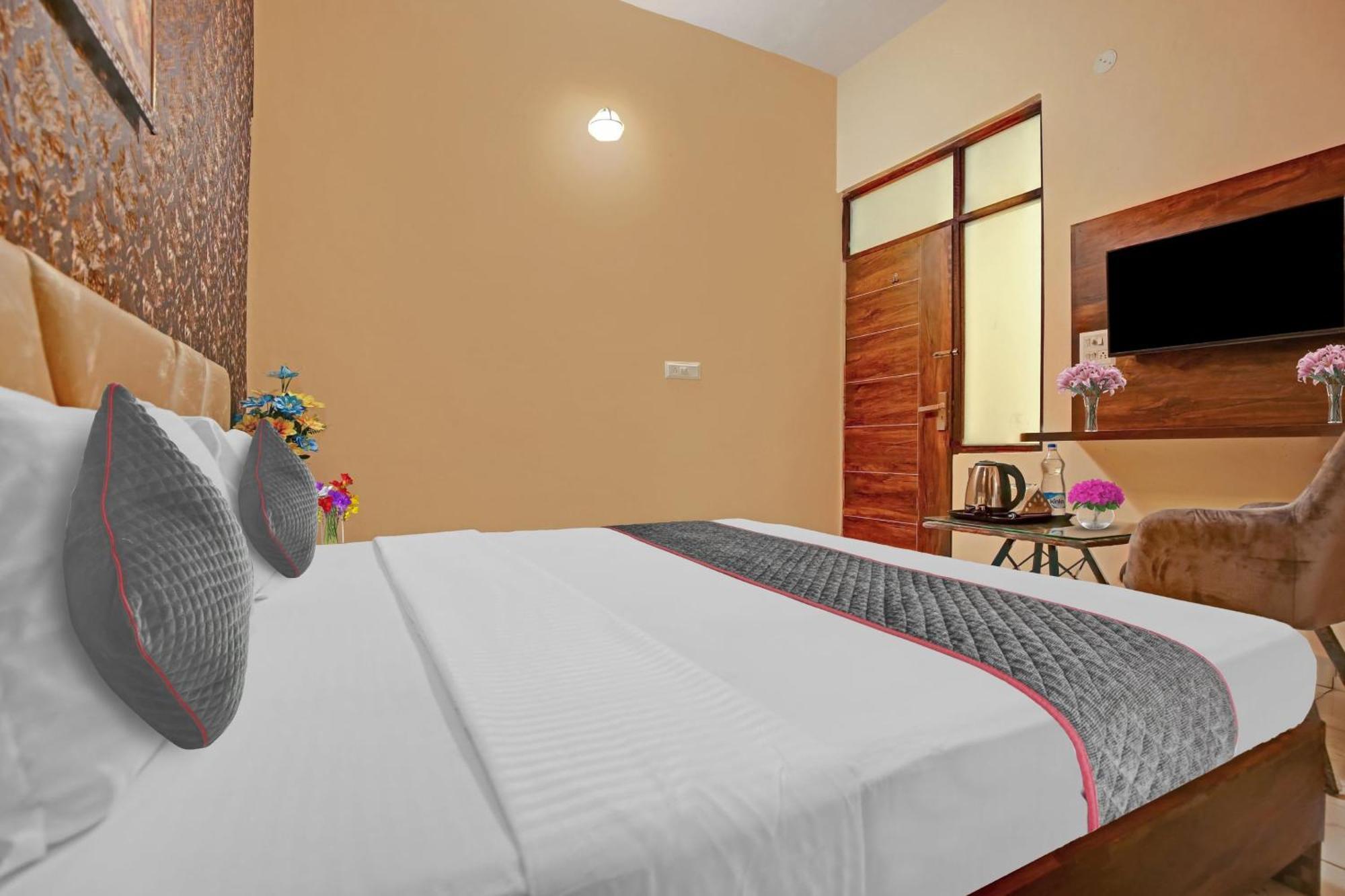 Townhouse Sky Hotel Ludhiana Exterior foto