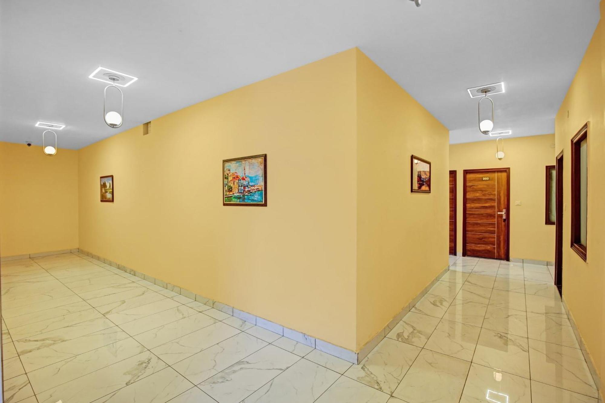 Townhouse Sky Hotel Ludhiana Exterior foto