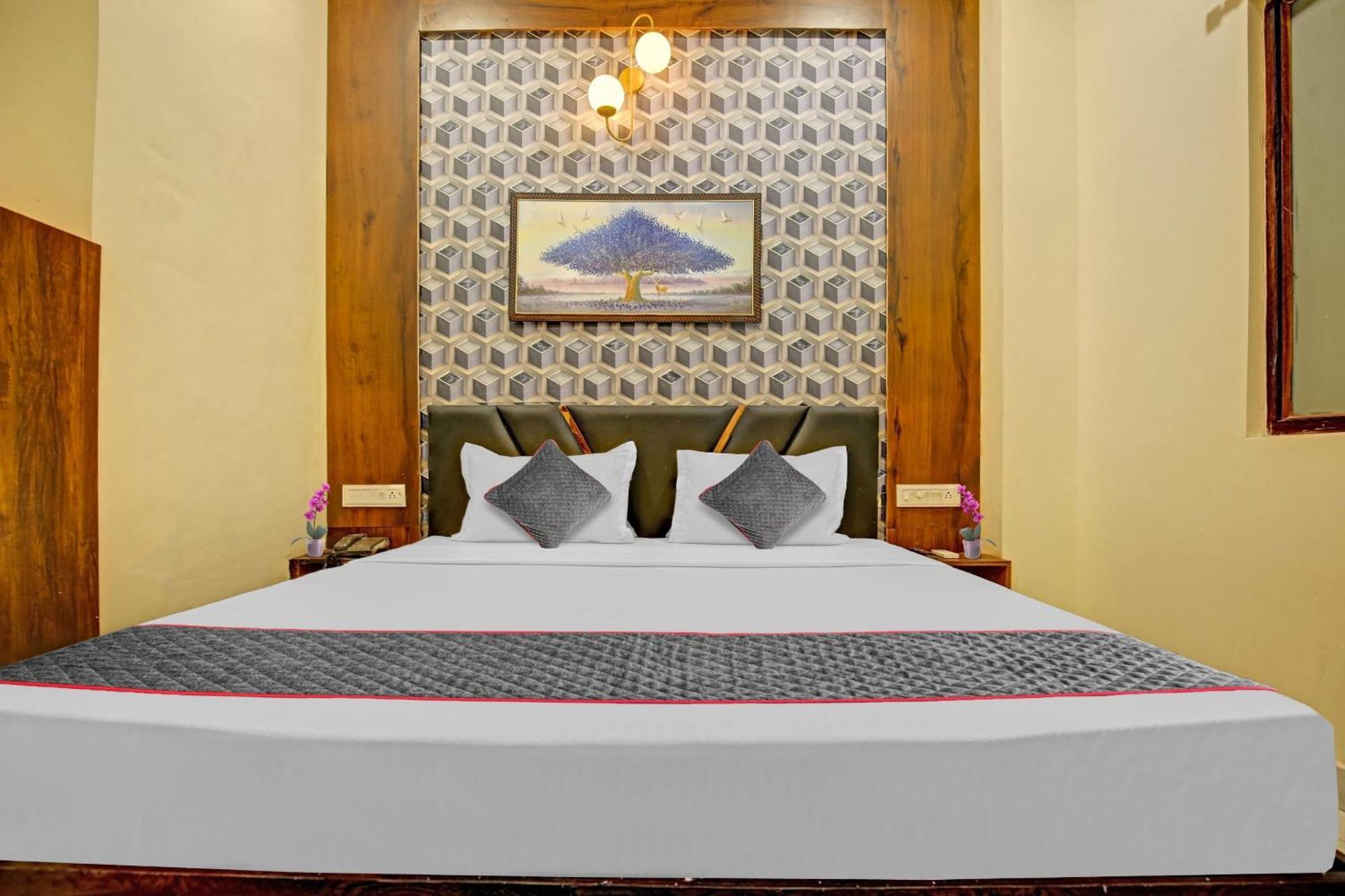 Townhouse Sky Hotel Ludhiana Exterior foto