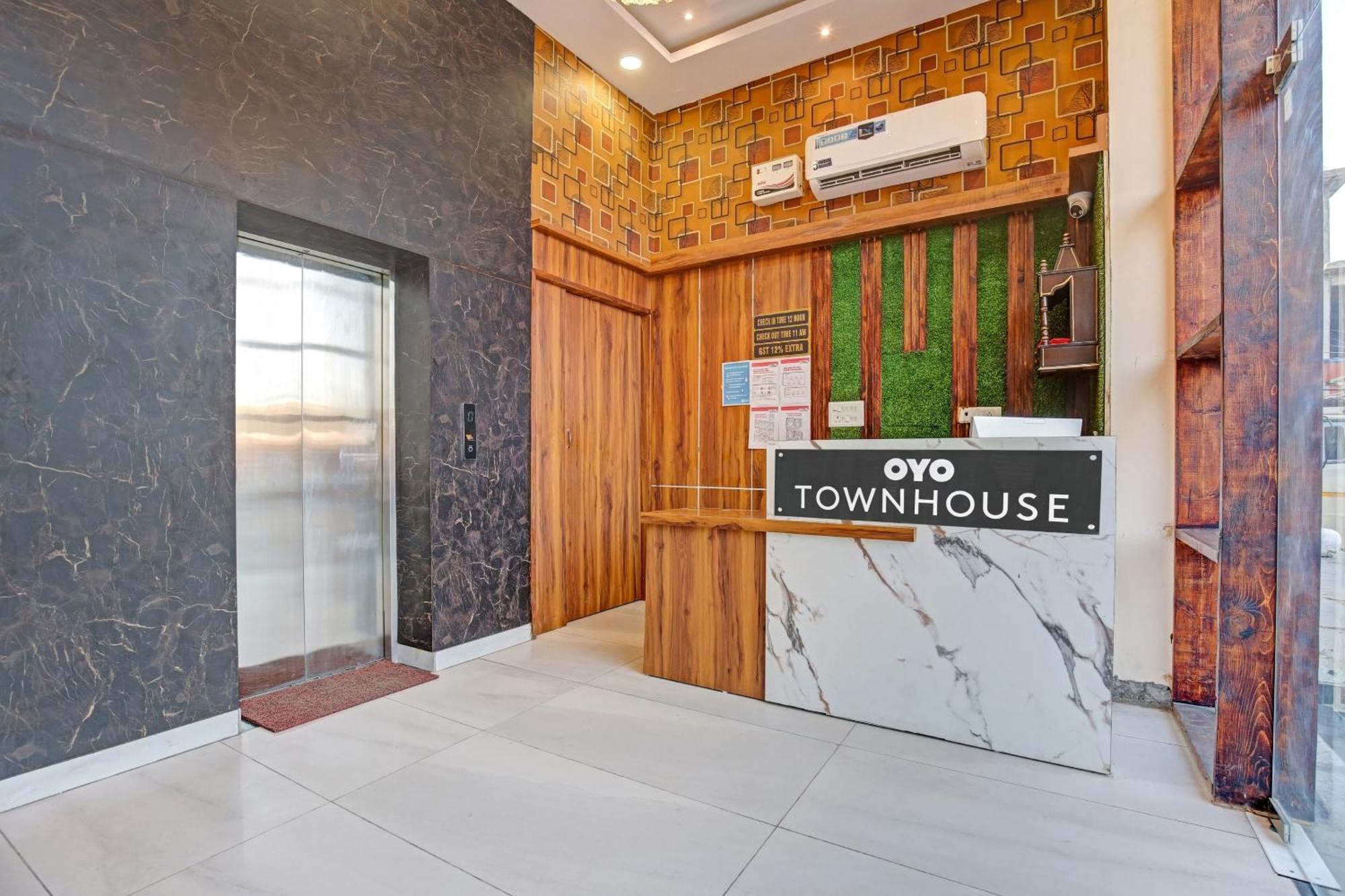 Townhouse Sky Hotel Ludhiana Exterior foto